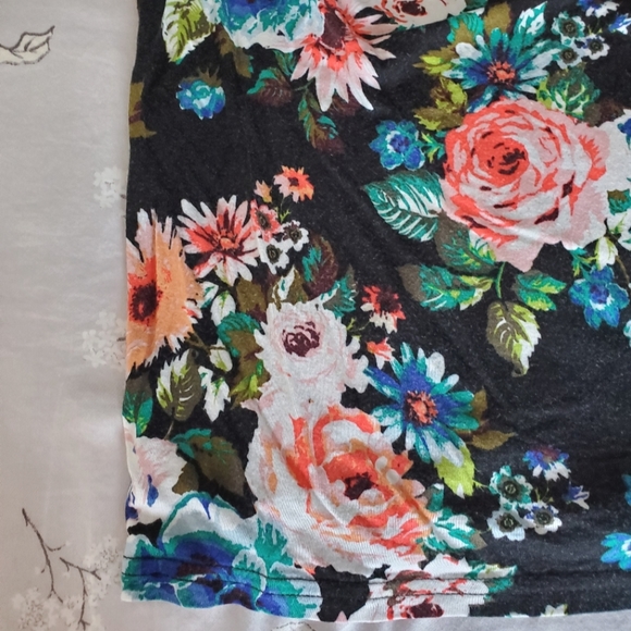 H&M Floral Print T-shirt - Picture 3 of 4